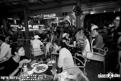 Seenspace Invasion ที่ร้าน Clouds, Fat'R Gut'z และ BREW Beers & Ciders — photo 2