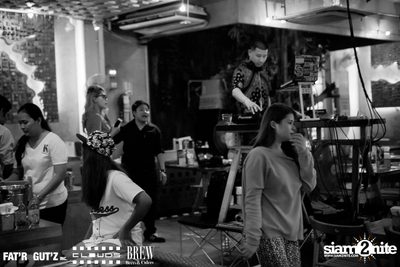 Seenspace Invasion ที่ร้าน Clouds, Fat'R Gut'z และ BREW Beers & Ciders — photo 11