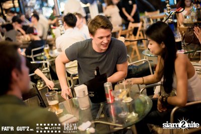 Seenspace Invasion ที่ร้าน Clouds, Fat'R Gut'z และ BREW Beers & Ciders — photo 16