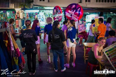 Matt Caseli & Dona Amelia at The Club Khaosan — photo 9
