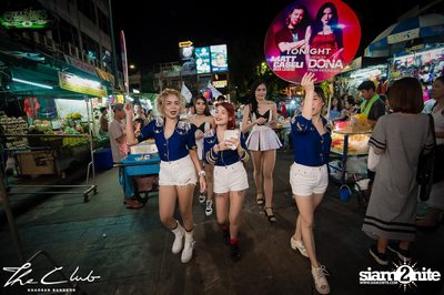 Matt Caseli & Dona Amelia at The Club Khaosan — photo 16