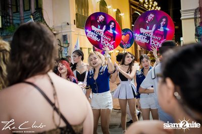 Matt Caseli & Dona Amelia at The Club Khaosan — photo 35