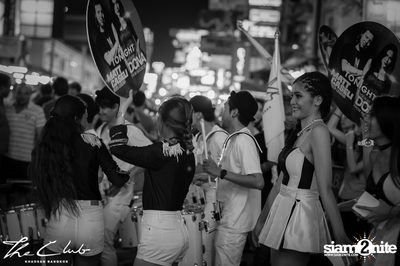 Matt Caseli & Dona Amelia at The Club Khaosan — photo 41