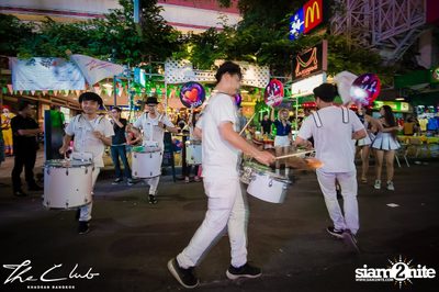 Matt Caseli & Dona Amelia at The Club Khaosan — photo 43