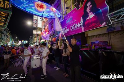 Matt Caseli & Dona Amelia at The Club Khaosan — photo 52