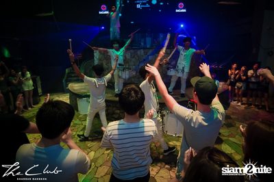 Matt Caseli & Dona Amelia at The Club Khaosan — photo 84