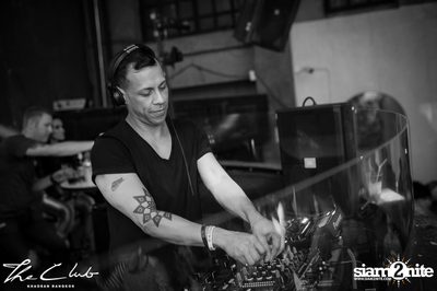 Matt Caseli & Dona Amelia at The Club Khaosan — photo 88