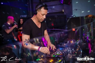 Matt Caseli & Dona Amelia at The Club Khaosan — photo 90