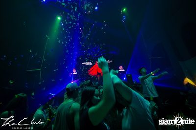 Matt Caseli & Dona Amelia at The Club Khaosan — photo 93