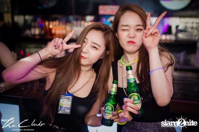 Matt Caseli & Dona Amelia at The Club Khaosan — photo 100
