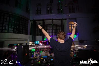Matt Caseli & Dona Amelia at The Club Khaosan — photo 122