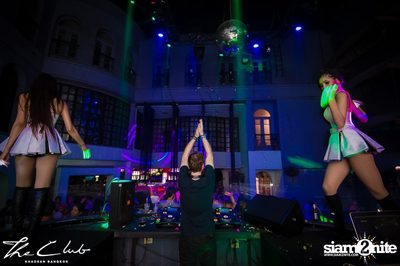Matt Caseli & Dona Amelia at The Club Khaosan — photo 123