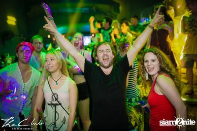Matt Caseli & Dona Amelia at The Club Khaosan — photo 131