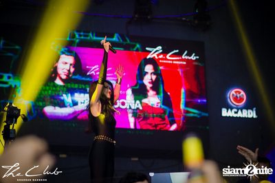 Matt Caseli & Dona Amelia at The Club Khaosan — photo 140