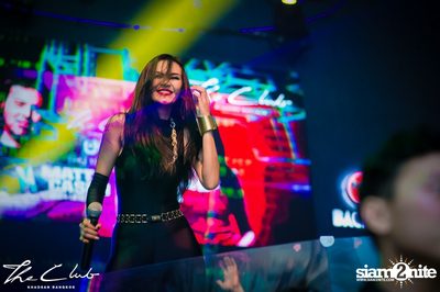 Matt Caseli & Dona Amelia at The Club Khaosan — photo 145