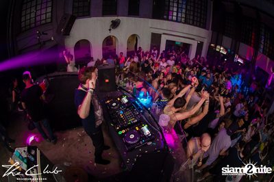 Matt Caseli & Dona Amelia at The Club Khaosan — photo 153