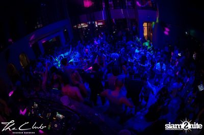 Matt Caseli & Dona Amelia at The Club Khaosan — photo 154