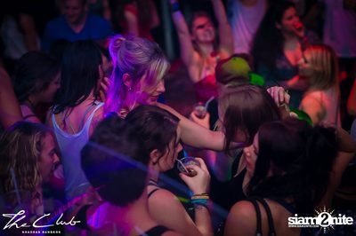 Matt Caseli & Dona Amelia at The Club Khaosan — photo 157