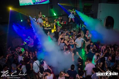 Matt Caseli & Dona Amelia at The Club Khaosan — photo 160