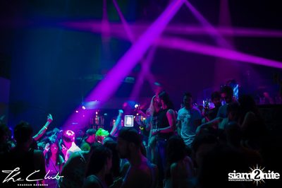 Matt Caseli & Dona Amelia at The Club Khaosan — photo 181