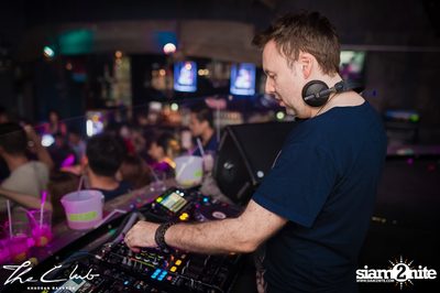 Matt Caseli & Dona Amelia at The Club Khaosan — photo 183