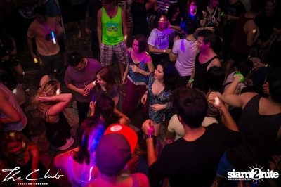 Matt Caseli & Dona Amelia at The Club Khaosan — photo 184