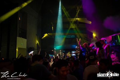 Matt Caseli & Dona Amelia at The Club Khaosan — photo 187