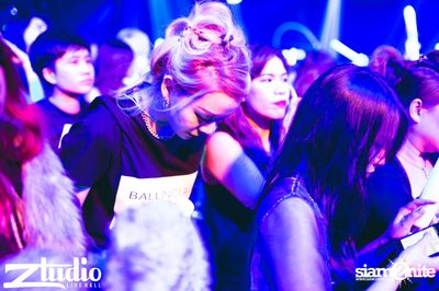 Fly Day Party กับ Far East Movement ที่ สตูดิโอ ไลฟ์ ฮอลล์ — photo 8