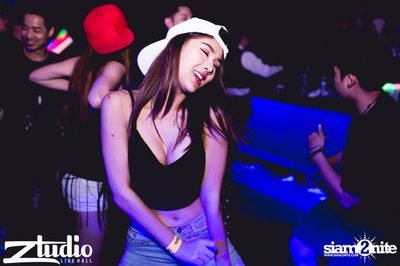 Fly Day Party กับ Far East Movement ที่ สตูดิโอ ไลฟ์ ฮอลล์ — photo 10