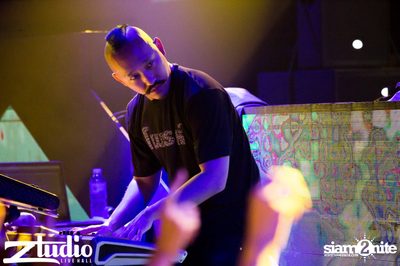 Fly Day Party กับ Far East Movement ที่ สตูดิโอ ไลฟ์ ฮอลล์ — photo 11