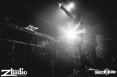 Fly Day Party กับ Far East Movement ที่ สตูดิโอ ไลฟ์ ฮอลล์ — photo 45