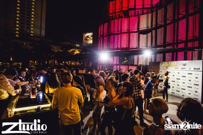 Fly Day Party กับ Far East Movement ที่ สตูดิโอ ไลฟ์ ฮอลล์ — photo 73