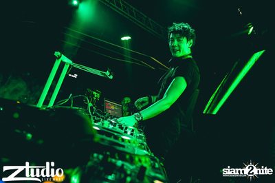 Fly Day Party กับ Far East Movement ที่ สตูดิโอ ไลฟ์ ฮอลล์ — photo 81