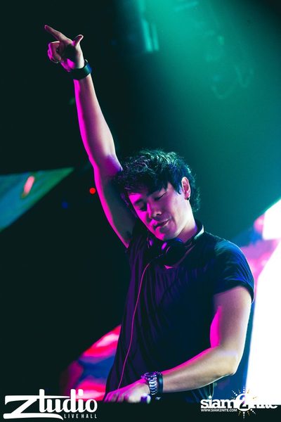 Fly Day Party กับ Far East Movement ที่ สตูดิโอ ไลฟ์ ฮอลล์ — photo 85