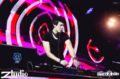 Fly Day Party กับ Far East Movement ที่ สตูดิโอ ไลฟ์ ฮอลล์ — photo 89