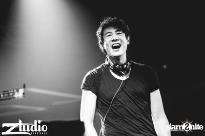 Fly Day Party กับ Far East Movement ที่ สตูดิโอ ไลฟ์ ฮอลล์ — photo 119