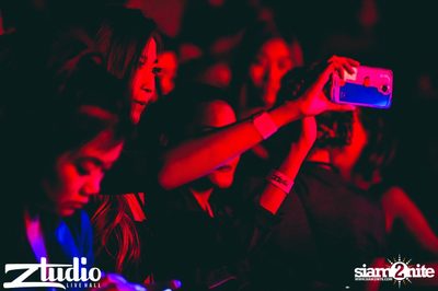Fly Day Party กับ Far East Movement ที่ สตูดิโอ ไลฟ์ ฮอลล์ — photo 129