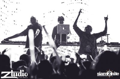 Fly Day Party กับ Far East Movement ที่ สตูดิโอ ไลฟ์ ฮอลล์ — photo 135