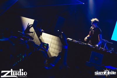 Fly Day Party กับ Far East Movement ที่ สตูดิโอ ไลฟ์ ฮอลล์ — photo 193