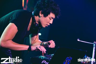 Fly Day Party กับ Far East Movement ที่ สตูดิโอ ไลฟ์ ฮอลล์ — photo 204