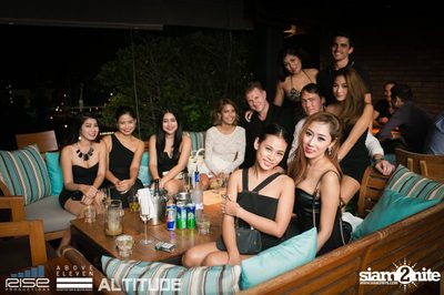 Altitude ที่ Gramercy Park บนชั้นดาดฟ้าของ อะโบฟ อีเลฟเว่น, สุขุมวิท 11 — photo 35