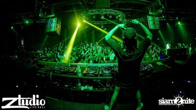 Grey Goose นำเสนอ TGIF : Will Sparks ที่ สตูดิโอ ไลฟ์ ฮอลล์ — photo 1