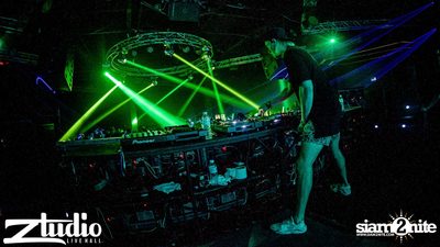 Grey Goose นำเสนอ TGIF : Will Sparks ที่ สตูดิโอ ไลฟ์ ฮอลล์ — photo 9