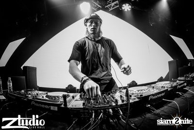 Grey Goose นำเสนอ TGIF : Will Sparks ที่ สตูดิโอ ไลฟ์ ฮอลล์ — photo 98