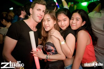 Grey Goose นำเสนอ TGIF : Will Sparks ที่ สตูดิโอ ไลฟ์ ฮอลล์ — photo 114