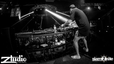 Grey Goose นำเสนอ TGIF : Will Sparks ที่ สตูดิโอ ไลฟ์ ฮอลล์ — photo 150