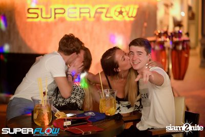 In Bed With Space | Matt Caseli & Dona Amelia at Superflow — photo 7