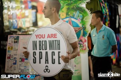 In Bed With Space | Matt Caseli & Dona Amelia at Superflow — photo 28