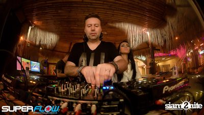 In Bed With Space | Matt Caseli & Dona Amelia at Superflow — photo 32