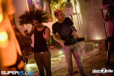In Bed With Space | Matt Caseli & Dona Amelia at Superflow — photo 68